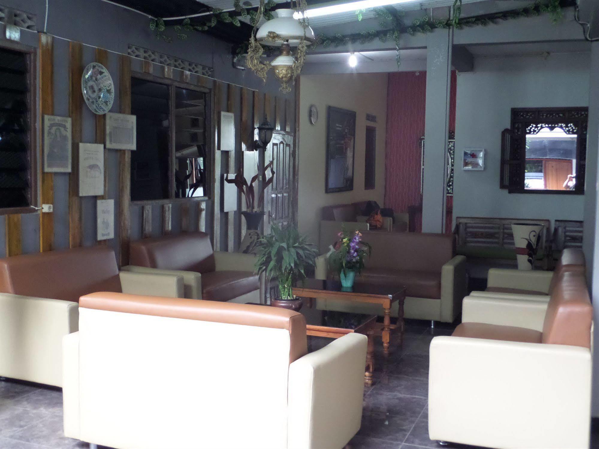 Oyo 198 Emdi House Seturan Hotel Melati Exterior photo
