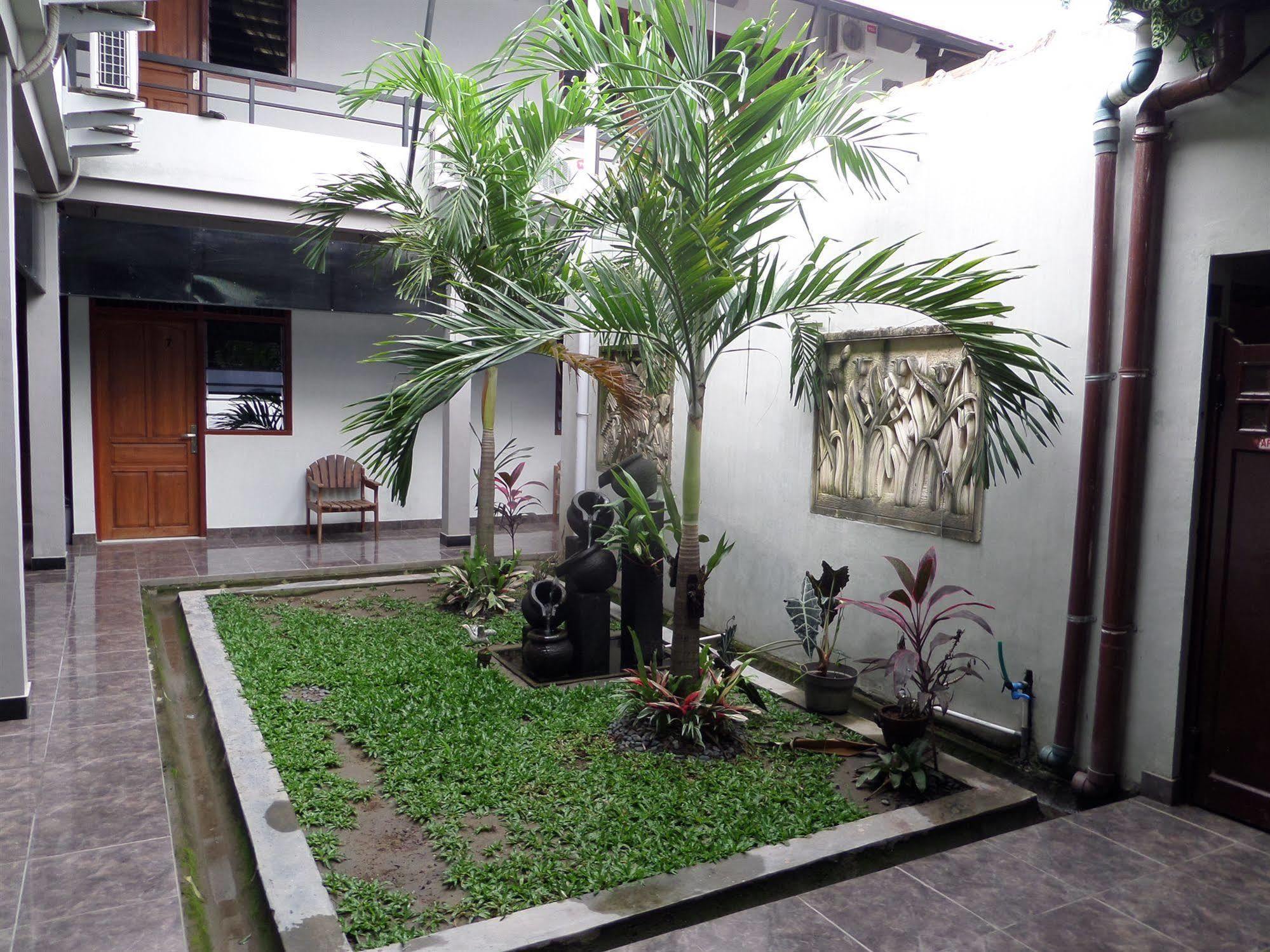 Oyo 198 Emdi House Seturan Hotel Yogyakarta Exterior photo